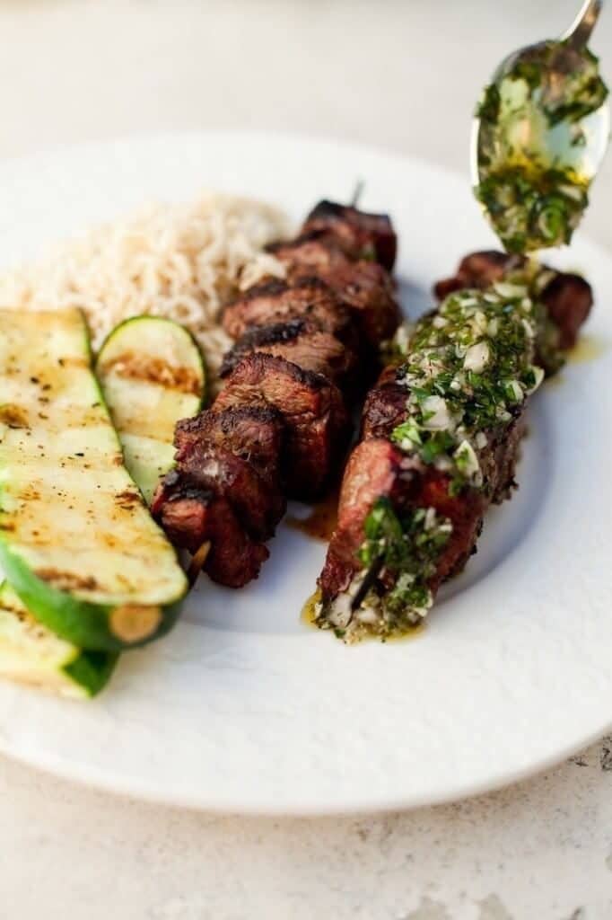 argintinean beef kababs with grilled zucchini and rice